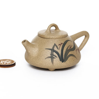 Чайник Исин, Ши Пяо, роспись глиной, №8, 70 мл арт. 3595 Чайник Исин, Ши Пяо, роспись глиной, №8, 70 мл